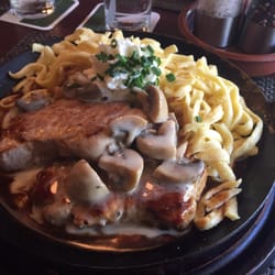 Bierstadel - Pork with mushrooms and noodles