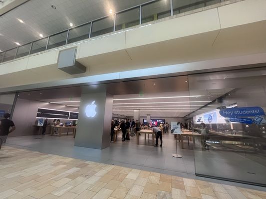 Apple Houston Galleria by null