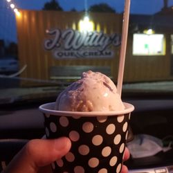 JWilly's Que & Cream - Apple Pie ice cream