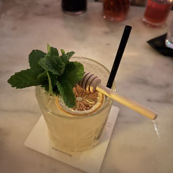 The Beverly on Main - Honey pack - Cocktail Bars Near Me - Scottsdale, Arizona The Beverly on Main - Honey pack - Cocktail Bars Near Me - Scottsdale, Arizona