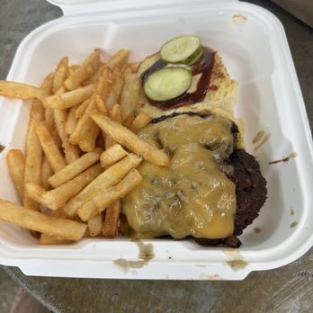 Urban Shop 543 - Special jalapeño bbq burger - American Near Me - Philadelphia, Pennsylvania Urban Shop 543 - Special jalapeño bbq burger - American Near Me - Philadelphia, Pennsylvania