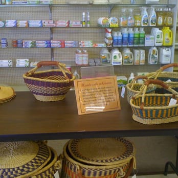 Highlands Organic Market - baskets on a table - Health Markets Near Me - Kennewick, Washington Highlands Organic Market - baskets on a table - Health Markets Near Me - Kennewick, Washington
