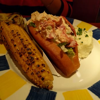 Coastal Flats - Lobster roll with corn on the cob and cauliflower mashed - Seafood Near Me - Mclean, Virginia Coastal Flats - Lobster roll with corn on the cob and cauliflower mashed - Seafood Near Me - Mclean, Virginia
