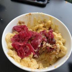Super Super - Pulled pork and cabbage Mac and cheese