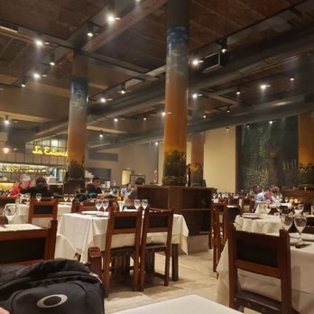 La Estancia Asador Criollo - early for dinner so large spacious dining area - Barbeque Near Me - Buenos Aires, C