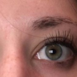 Diamond International Beauty - After 4 days ALL of the lashes fell out of my right eye.... and I was extremely gentle with my lashes.