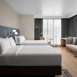 Hotel West & Main Conshohocken Philadelphia, Tapestry by Hilton - Guest room