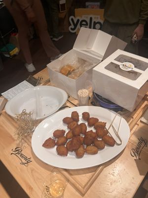 Allan's Bakery by null