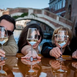 Venice Urban Adventures - Canal & Aperitivo Experience Tour!