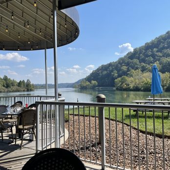 Calhoun's - Warm early fall afternoon. - Southern Near Me - Oak Ridge, Tennessee