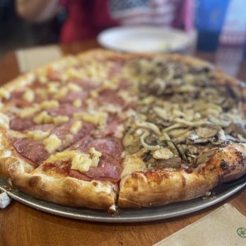 Cobblestone Pizza - Pizza Near Me - Newport, Oregon