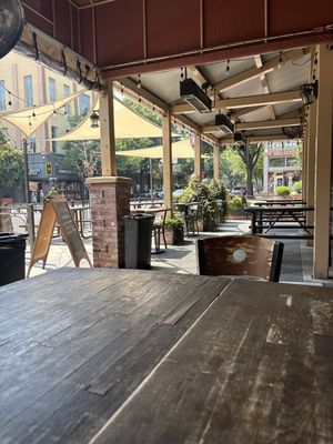 Burgers & Brew by null