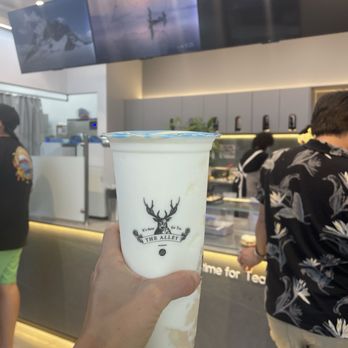 The Alley - Lychee yogurt smoothie (Regular sugar) ($7.95) - Bubble Tea Near Me - Seattle, Washington The Alley - Lychee yogurt smoothie (Regular sugar) ($7.95) - Bubble Tea Near Me - Seattle, Washington