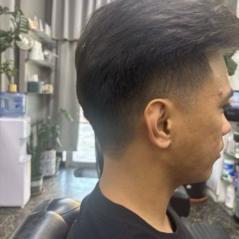 Anna's Classic Cuts - Hair Salons Near Me - Los Angeles, California