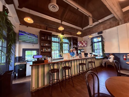 The Loma Club by null