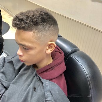 Central Barber Shop - Skin fade with a line up in the front (didn't cut the top) - Barbers Near Me - Hartsdale, New York Central Barber Shop - Skin fade with a line up in the front (didn't cut the top) - Barbers Near Me - Hartsdale, New York