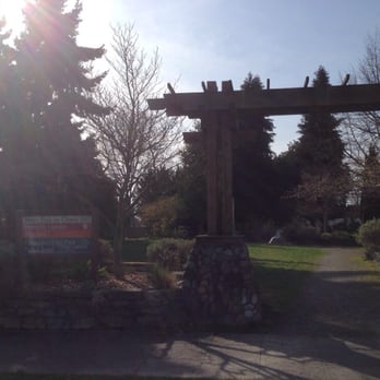 Baker Park on Crown Hill - Park entrance on a fine spring day. - Parks Near Me - Seattle, Washington Baker Park on Crown Hill - Park entrance on a fine spring day. - Parks Near Me - Seattle, Washington