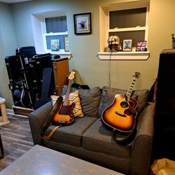 Matt Brown's Guitar Studio - Matt Brown's Guitar Studio - Interior