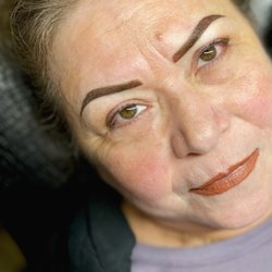 The Luxxy Company - Powder brows lift and add definition to the face