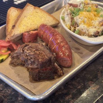 Barrel & Bones - Moist Brisket & Jalapeño Cheddar Sausage - Barbeque Near Me - Dallas, Texas