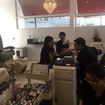 Natural Nails Spa - The wonderful staff always practicing and working hard to offer the best service! - Nail Salons Near Me - Long Beach, California Natural Nails Spa - The wonderful staff always practicing and working hard to offer the best service! - Nail Salons Near Me - Long Beach, California