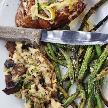 Brick and Barrel Cross Keys - Chicken dinner - Burgers Near Me - Pittsburgh, Pennsylvania