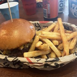 Bonditony's Burger Joint - Burger and fries
