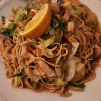 The Noypitz Bar and Grill - Pancit canton - Filipino Near Me - Long Beach, California The Noypitz Bar and Grill - Pancit canton - Filipino Near Me - Long Beach, California