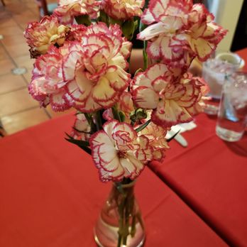 Maria's Restaurant - Center piece flowers - Mexican Near Me - Simi Valley, California