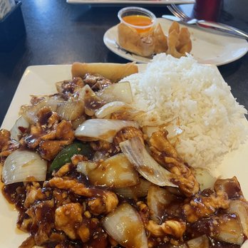 Little Chinatown - Kung pao chicken- wish it had a little bit more kick to it - Chinese Near Me - Kenner, Louisiana Little Chinatown - Kung pao chicken- wish it had a little bit more kick to it - Chinese Near Me - Kenner, Louisiana