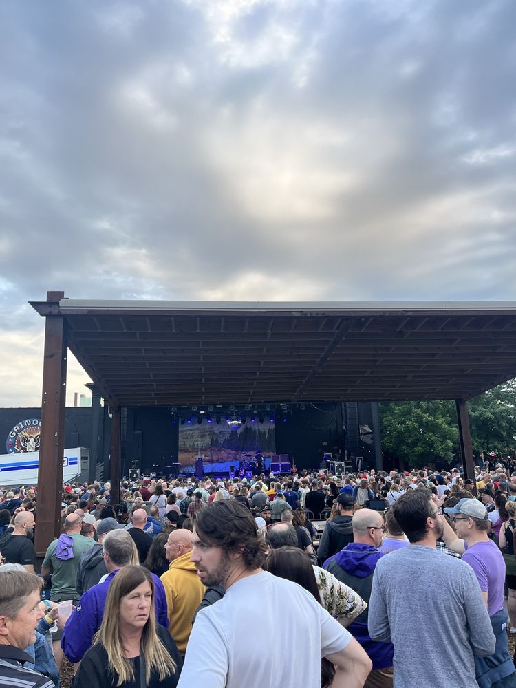 GRINDERS KC Updated September 2024 417 E 18th St, Kansas City