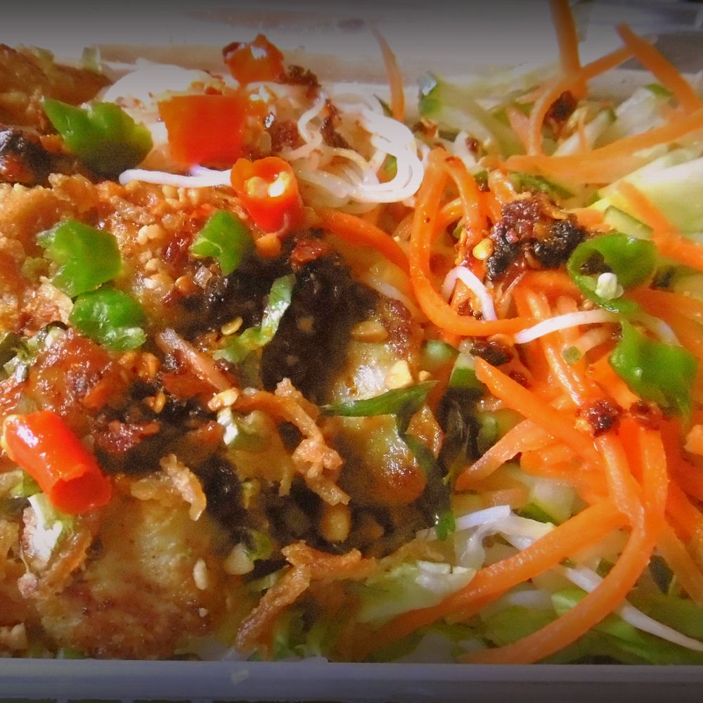Vietnam Bistro - Bun Ga with salad - Vietnamese Near Me - Vienna, 9 Vietnam Bistro - Bun Ga with salad - Vietnamese Near Me - Vienna, 9