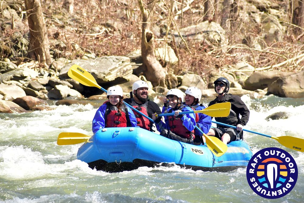 Raft Outdoor Adventures Logo