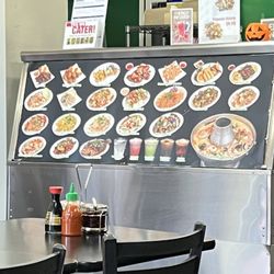Cocohut Thai Restaurant - Inside