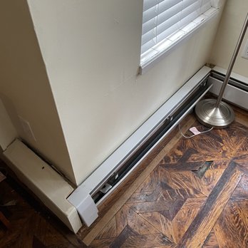 Copley House - Broken heating units living area - Guest Houses Near Me - Boston, Massachusetts