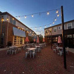 Recon Brewing At Meeder - Patio Seating
