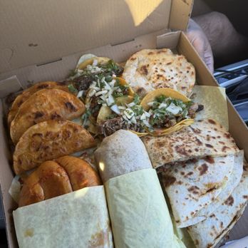 Camacho’s Tacos - Caja loca special - Tacos Near Me - North Las Vegas, Nevada Camacho’s Tacos - Caja loca special - Tacos Near Me - North Las Vegas, Nevada