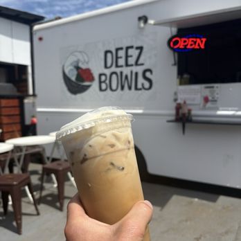 Deez Bowls - Cookie dough latte - Food Trucks Near Me - Kahuku, Hawaii
