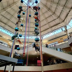 Willow Grove Park Mall - Mall's Center