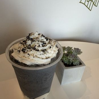 Walking Bean Cafe - Tofu Black Sesame Frappe - Shaved Ice Near Me - Honolulu, Hawaii