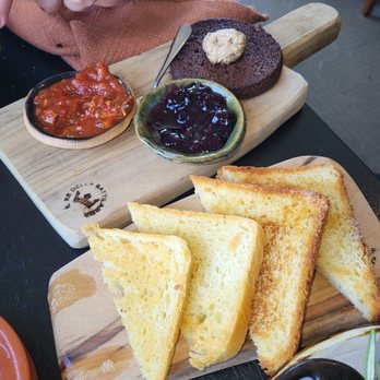 The Bear Taphouse and Cafe - Cafes Near Me - Gorham, New Hampshire