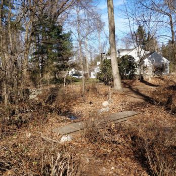 Cherry Lawn Park - Hiking trail - Parks Near Me - Darien, Connecticut