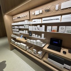 Apple - Detroit - Accessories