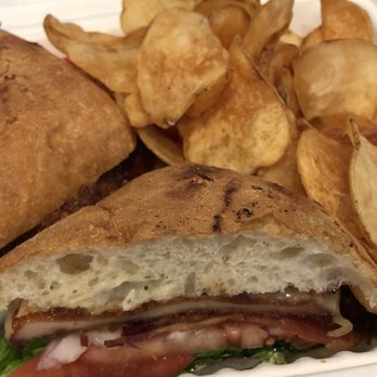 Wild Oak Cafe - Crispy Chicken Sandwich with chips - Cafes Near Me - Glendale, California