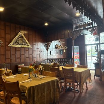 Royal Orchid Thai Cuisine - Dinning area - Thai Near Me - Ocala, Florida Royal Orchid Thai Cuisine - Dinning area - Thai Near Me - Ocala, Florida