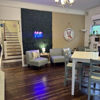 Lazy Dog Donuts - Indoor seating - Donuts Near Me - Jensen Beach, Florida
