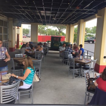 Ford's Garage - Over an hour wait yet inside there were 5 or 6 completely empty and set tables and 4 more outside - Burgers Near Me - Brandon, Florida