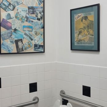 Ocean Diner - Clean restroom - Diners Near Me - Hermosa Beach, California