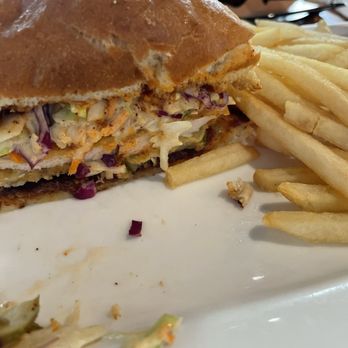 The 18hundred - CRISPY CHICKEN SANDWICH - New American Near Me - Bakersfield, California