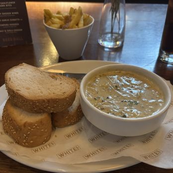 Whites Tavern - Mushroom soup and gluten free bread - Irish Pub Near Me - Belfast, BFS Whites Tavern - Mushroom soup and gluten free bread - Irish Pub Near Me - Belfast, BFS
